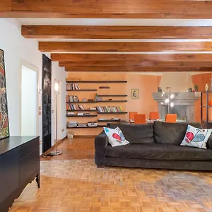 Apartment Piazza Napoleone Lovely, Lucca